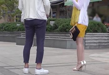 [人妻ナンパ]「えぇ忙しい…」美脚スカートが最高すぎるスタイル抜群モデル体型！美乳おっぱい素人熟女おばさんをイジメるｗ