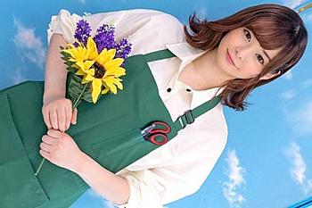 [エロ動画]【MM号】バイトのシフトを減らされたお花屋さんで働く女子大生！