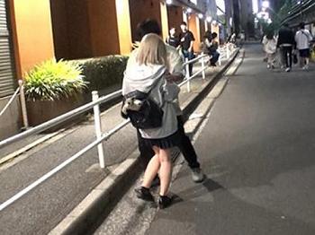 [エロ動画]＜素人ナンパ＞歌舞伎町で見つけたカネなし家出娘をホテルに連れ込み生オナホ化！女子高生のロリマンコに大人チンポ挿入！